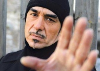 «Χ.Α-friendly» καλλιτέχνες: Τα μαύρα πουκάμισα του πολιτισμού