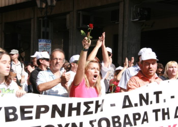 Το θηρίο τρεκλίζει, ώρα να το ρίξουμε