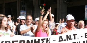 Το θηρίο τρεκλίζει, ώρα να το ρίξουμε