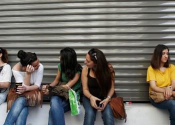 Η ανεργία δείχνει τα δόντια της…