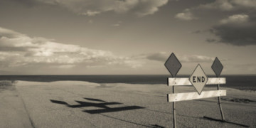 Λίγο ακόμη και πέφτουν