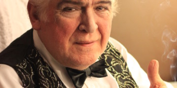 Κώστας Καζάκος: Αν δουλέψεις με τους όρους του συστήματος θα το υπηρετήσεις