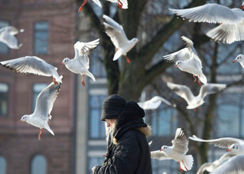 Υποταγή του ΑΚΕΛ στον δρόμο του Μνημονίου