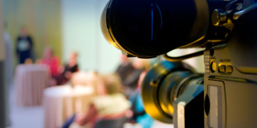 Πίσω από τις κάμερες