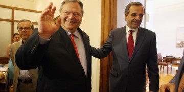 Στην επικοινωνιακή αντεπίθεση περνά η τρόικα εσωτερικού