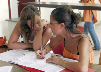 Οι… μαθητές στην εφορία!