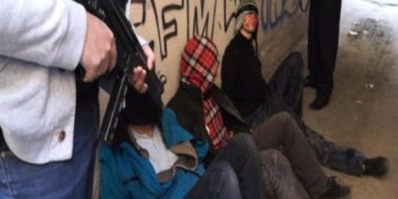 Επιστρατευμένη δημοκρατία με μώλωπες και βασανιστήρια