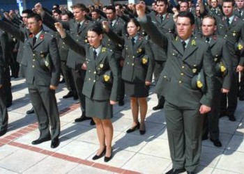 Σχολές μόνο για Έλληνες