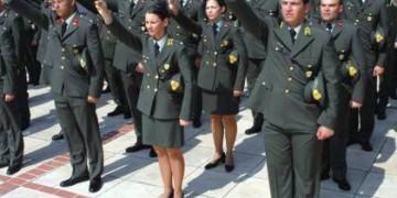 Σχολές μόνο για Έλληνες