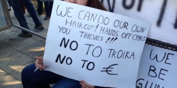 Να χρεοκοπήσουν οι τράπεζες και όχι οι λαοί