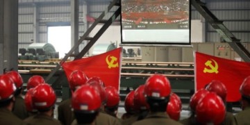 Θέμα: Συνέδρια της Αριστεράς και βουβή προσμονή