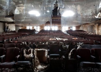 Η κυβέρνηση καταργεί ως και το …Εθνικό Θέατρο!