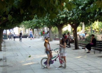 Τα παγκάκια της Κυψέλης ως όριο του κόσμου