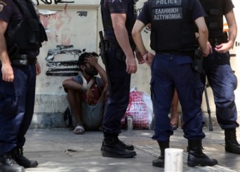 Αστυνομικό Τμήμα Ν. Μάκρης: «Για τον Πακιστανό μας φώναξες;»