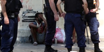 Αστυνομικό Τμήμα Ν. Μάκρης: «Για τον Πακιστανό μας φώναξες;»