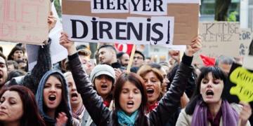 Η εποχή των εξεγέρσεων παραμένει