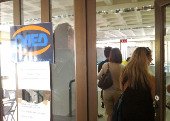 Πωλούνται 50.000 άνεργοι σε «κοινωφελή» σκλαβοπάζαρα