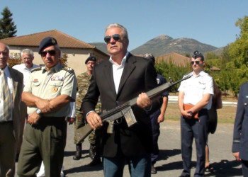 Τι του λείπει του ψωριάρη;…