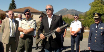 Τι του λείπει του ψωριάρη;…