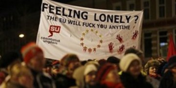 Εξισώνουν τον όλεθρο με τη νιότη του κόσμου