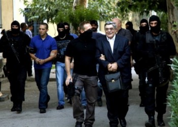 Χρυσή Αυγή: Κατεβάζει ή σηκώνει κεφάλι;