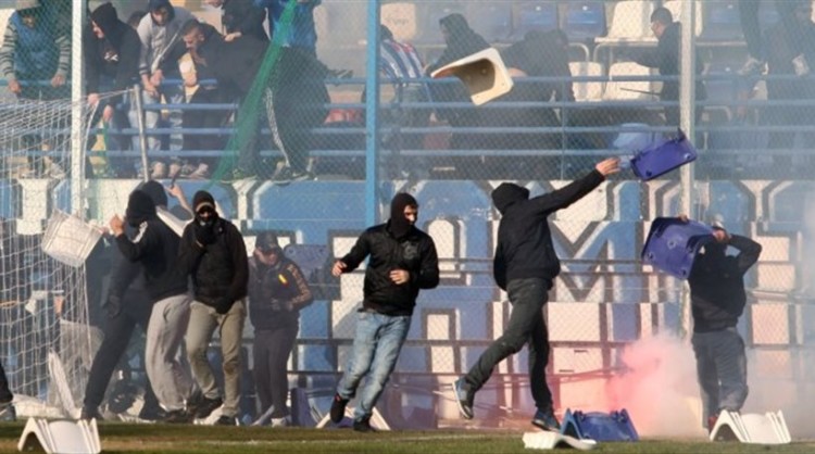 Ποδόσφαιρο: Οι καρχαρίες «σφάζονται»