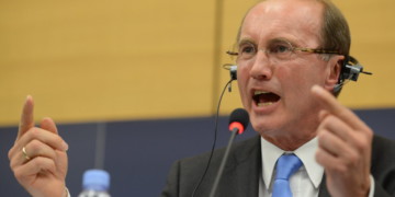 Ευρωχαστούκι στον Τσίπρα