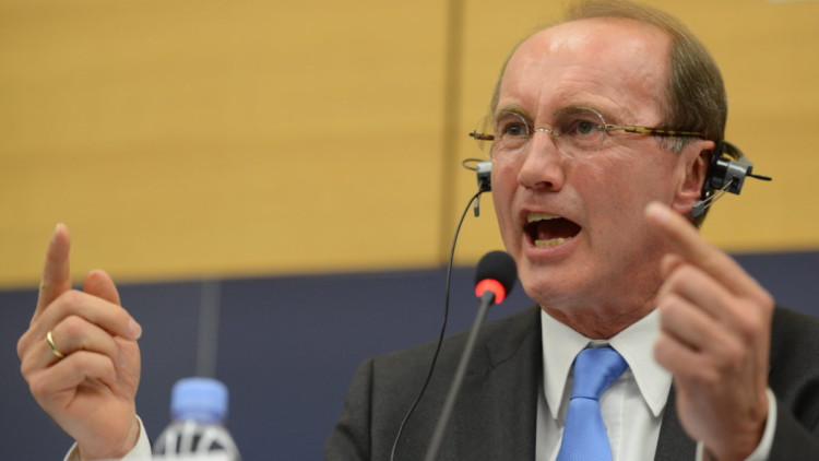 Ευρωχαστούκι στον Τσίπρα