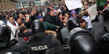 Βοσνία: «Πεινάμε» σε τρεις γλώσσες