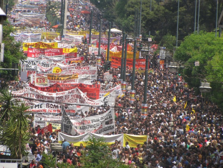 Θέμα: Με την επανάσταση, όχι την ατομική βία