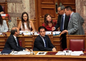 Κυβέρνηση Ν∆-ΠΑΣΟΚ  με μπλέ και πράσινους  Μπαλτάκους