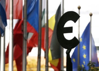 Επενδυτικό σχέδιο 300 δισ. ευρώ βοήθεια στο κεφάλαιο