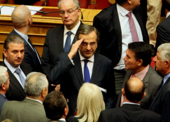 Ψήφο εμπιστοσύνης στον Σαμαρά από μια απαξιωμένη Βουλή