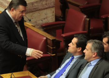 Καρατζαφέρης: από ποιό χέρι προήλθαν τα 1,65 εκατ. ευρώ;