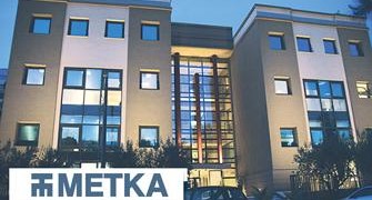 ΜΕΤΚΑ: Σηκώνεις ανάστημα; Απολύεσαι!