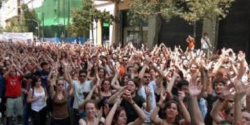 Με τη δημοκρατία των συνελεύσεων