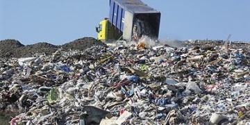Στο υπουργείο η διαχείριση των απορριμμάτων
