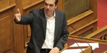 Το γατάκι με τη σκιά της… τίγρης!