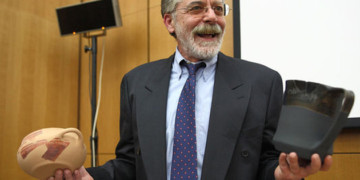 Κλοτσηδόν έφυγε ο λάτρης του φασισμού αντιπρύτανης Τζιφόπουλος