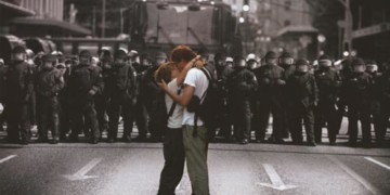 Παρά και ενάντια στην τηλεοπτική απαγόρευση κυκλοφορίας