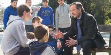 Η Δεξιά πεθαίνει απειλώντας!