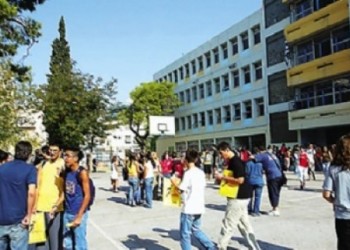 Γενικόλογες δεσμεύσεις από την κυβέρνηση