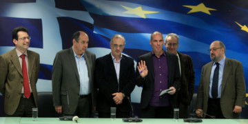 Πάλι βαφτίζουν επιτυχία την υποδούλωση στους δανειστές