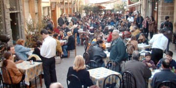 O ήλιος λάμπει. Τι θράσος!