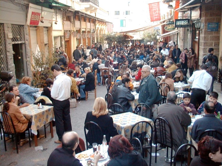 O ήλιος λάμπει. Τι θράσος!