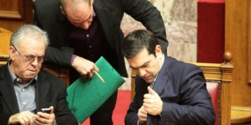 Οι υποχωρήσεις της κυβέρνησης ενθαρρύνουν την αδιαλλαξία των πιστωτών