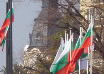 Ξένες επενδύσεις, μισθοί και φόροι