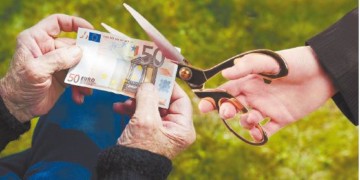 Πραγματική κόλαση με τις συντάξεις