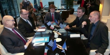 Ατιμωτικός συμβιβασμός με νέο δάνειο και αντιλαϊκό Μνημόνιο