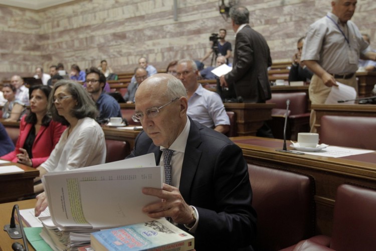 Παράνομο το χρέος αλλά η κυβέρνηση θα το πληρώσει